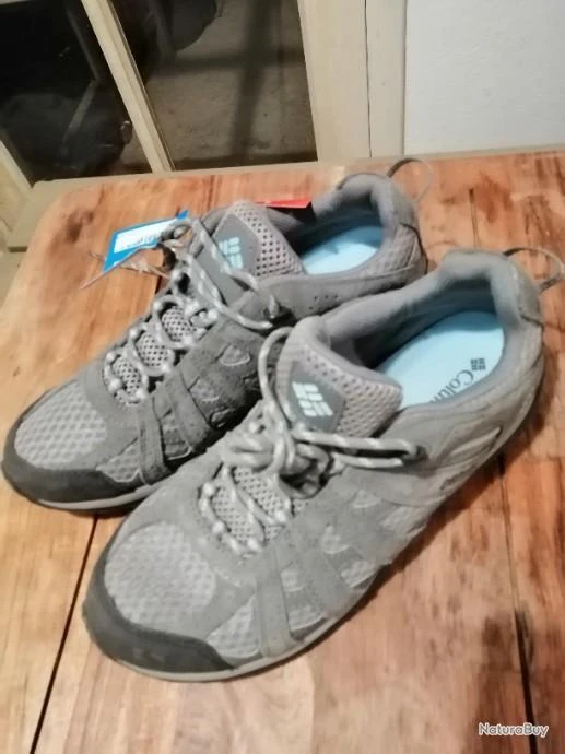 Chaussures Outdoor COLUMBIA TECHLITE - T42 - Semelles OMNI-GRIP - Couleur Gris - Etat Quasi Neuf 3 Chaussures Outdoor COLUMBIA TECHLITE - T42 - Semelles OMNI-GRIP - Couleur Gris - Etat Quasi Neuf
