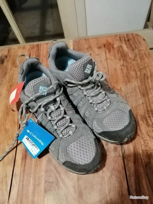 Chaussures Outdoor COLUMBIA TECHLITE - T42 - Semelles OMNI-GRIP - Couleur Gris - Etat Quasi Neuf 4 Chaussures Outdoor COLUMBIA TECHLITE - T42 - Semelles OMNI-GRIP - Couleur Gris - Etat Quasi Neuf – Image 2
