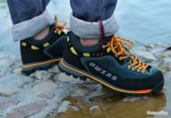 Chaussures Randonnées Ou Trekking, Bleu Et Jaune, Tailles 39 à 46. -Matériel De Pêche 00003 Chaussures randonnees ou trekking bleu et jaune tailles 39 a 46