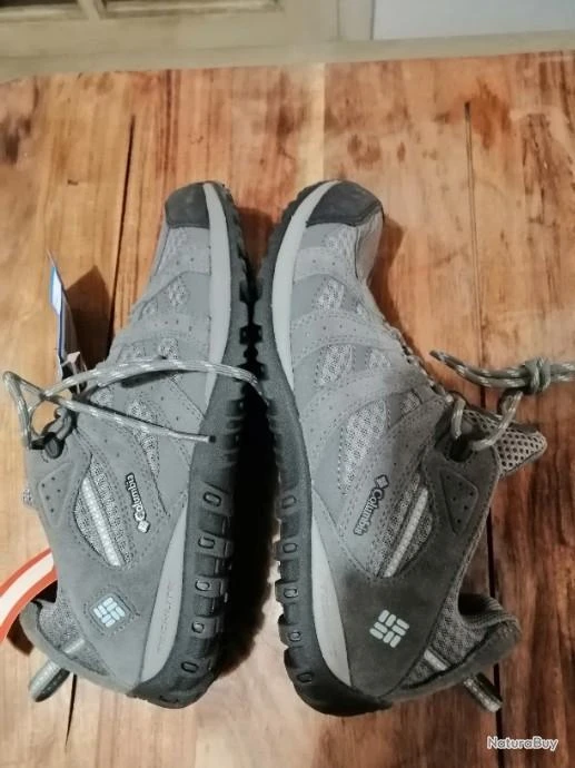 Chaussures Outdoor COLUMBIA TECHLITE - T42 - Semelles OMNI-GRIP - Couleur Gris - Etat Quasi Neuf 6 Chaussures Outdoor COLUMBIA TECHLITE - T42 - Semelles OMNI-GRIP - Couleur Gris - Etat Quasi Neuf – Image 4