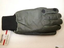 Lot: 3 Paires De Chaussette Et Une De Gants -Matériel De Pêche 00004 lot 3 paires de chaussette et une de gants