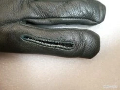 Lot: 3 Paires De Chaussette Et Une De Gants -Matériel De Pêche 00005 lot 3 paires de chaussette et une de gants