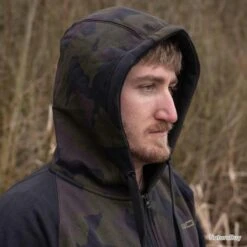 Avid Carp Distortion Onesie L -Matériel De Pêche 00006 Distortion Onesie L