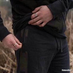 Avid Carp Distortion Onesie L -Matériel De Pêche 00009 Distortion Onesie L